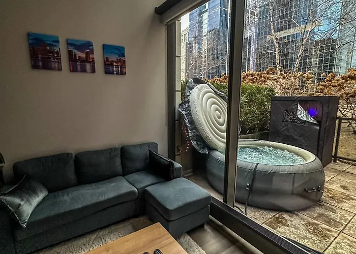 Hotel Nvcll Chicago